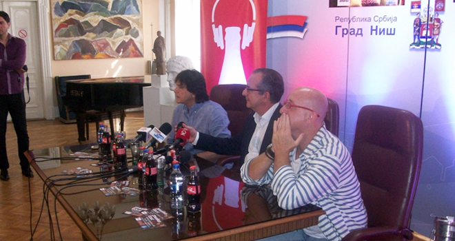 Zdravko Čolić najavio koncert u Nišu