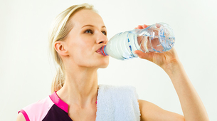 Istraživači sugerišu da postoji pravilan način ispijanja vode u toku dana