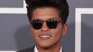 Bruno Mars nastupa na dodeli MTV EMA