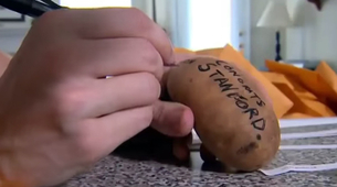 Poruka na krompiru: Biznis koji donosi 100 000 dolara godišnje