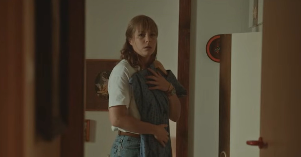 Film sa Anicom Dobrom „Belo se pere na devedeset“ od danas u bioskopima