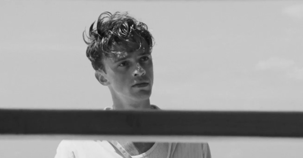 Kultni „Stranac“ Albera Kamija sada kao fantastično filmsko ostvarenje Fransoa Ozona