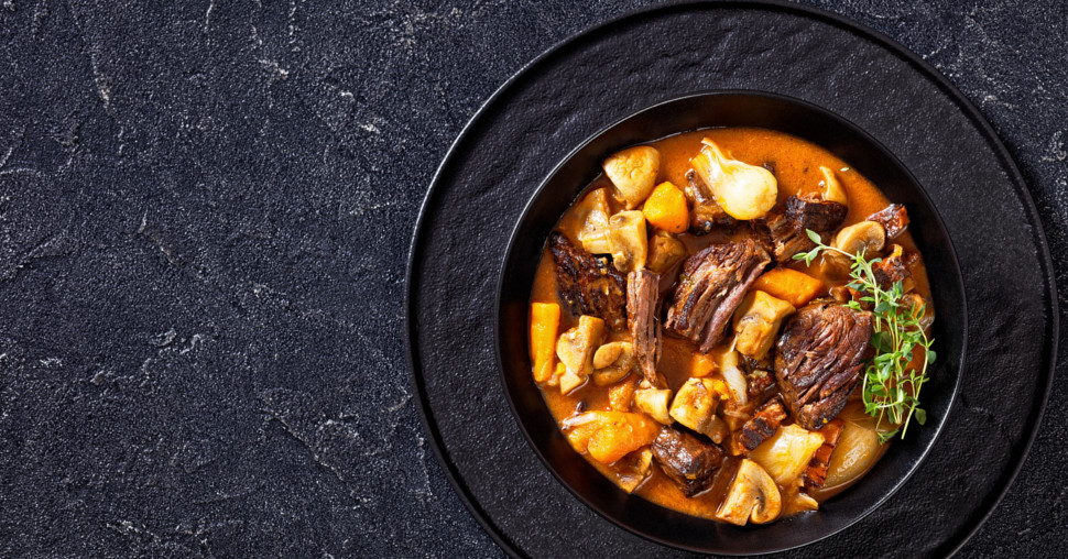 Juneći paprikaš u vinu