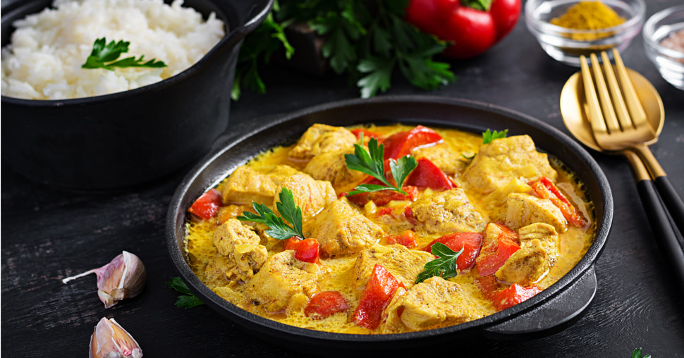 Egzotična piletina u kari sosu