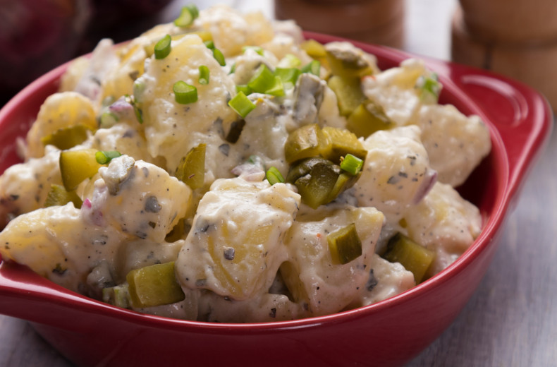 Krompir salata sa majonezom i krastavčićima