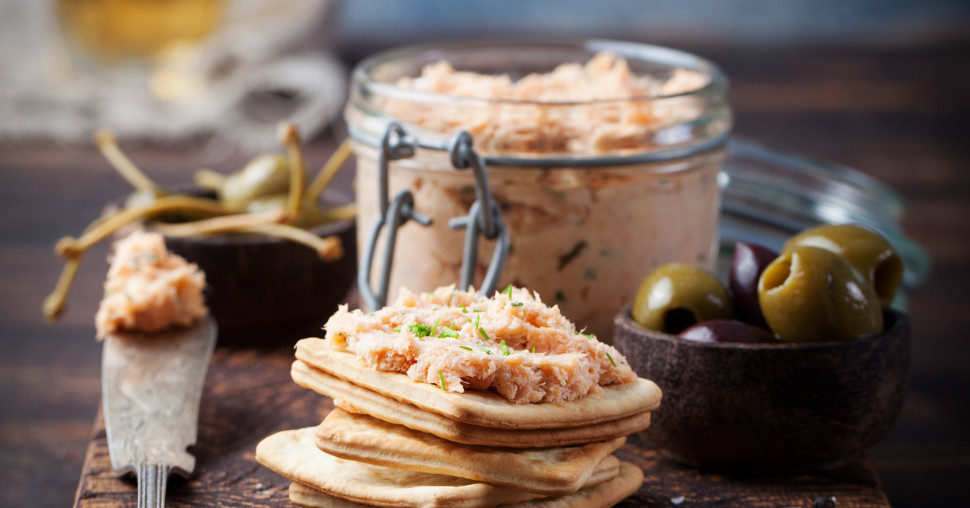 Pašteta od dimljenog lososa i maslina