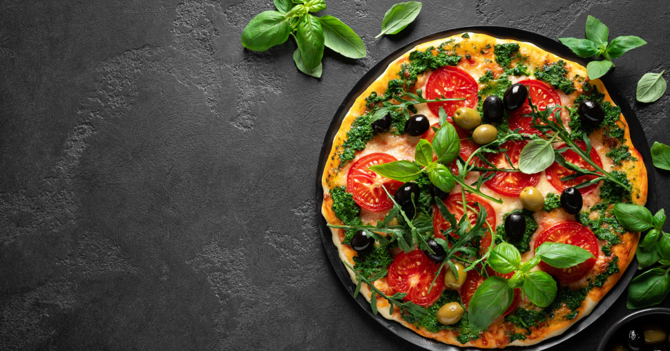 Tradicionalna italijanska pica sa pesto sosom