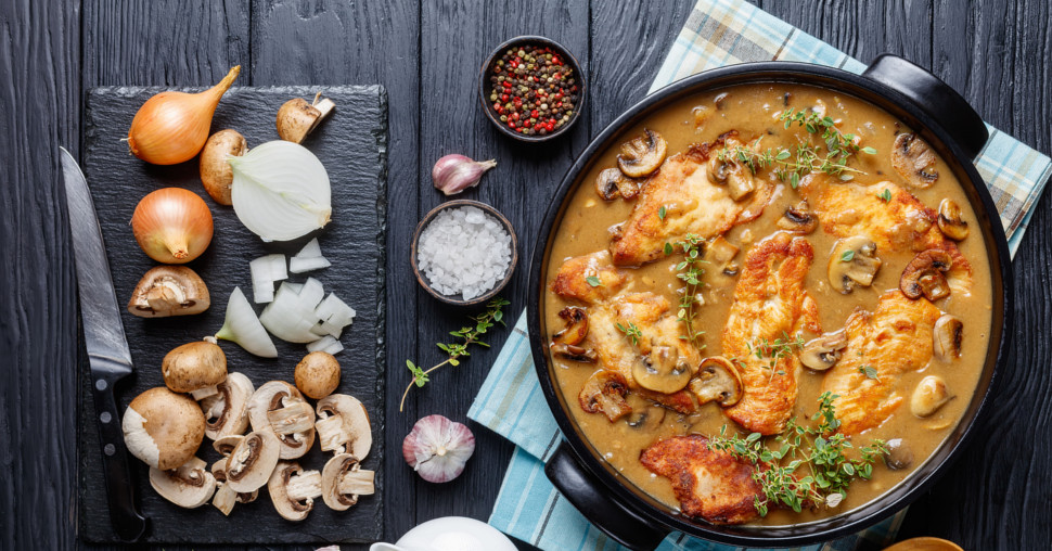 Sočna piletina u mirisnom sosu od pečuraka