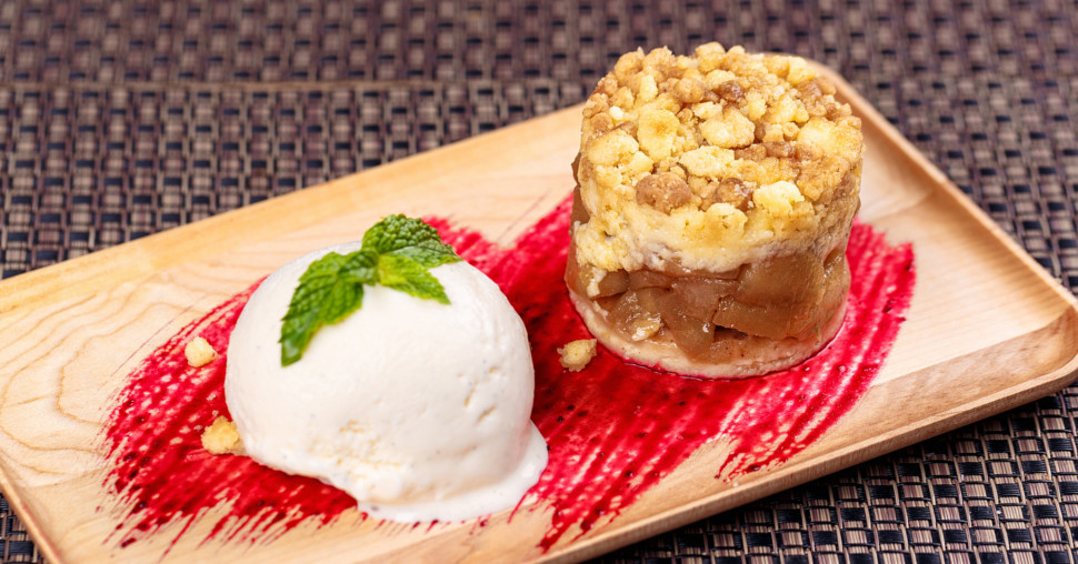 Karamel puding sa jabukama