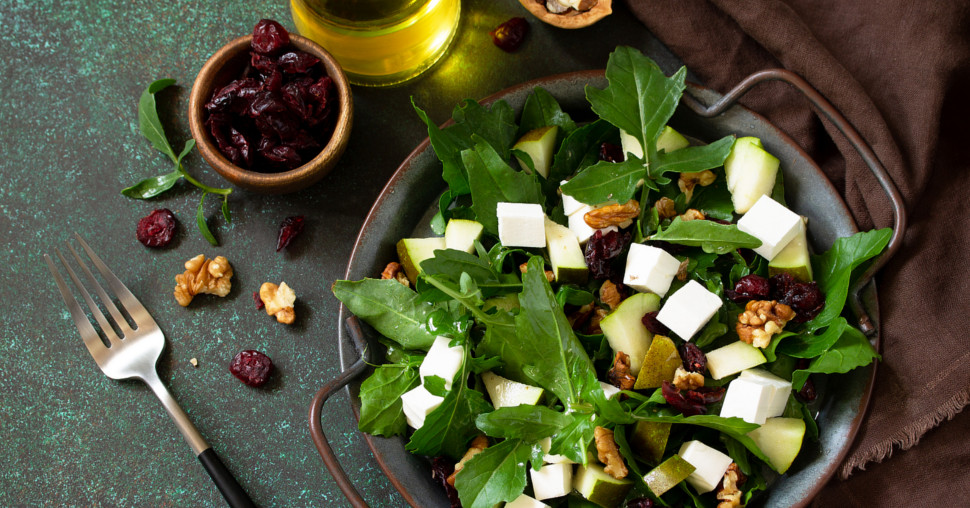 Salata sa rukolom, kruškom i sirom