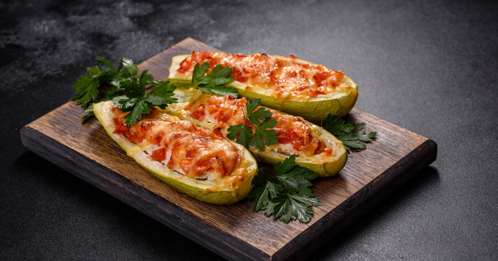 Punjene tikvice sa mesom, povrćem i sirom