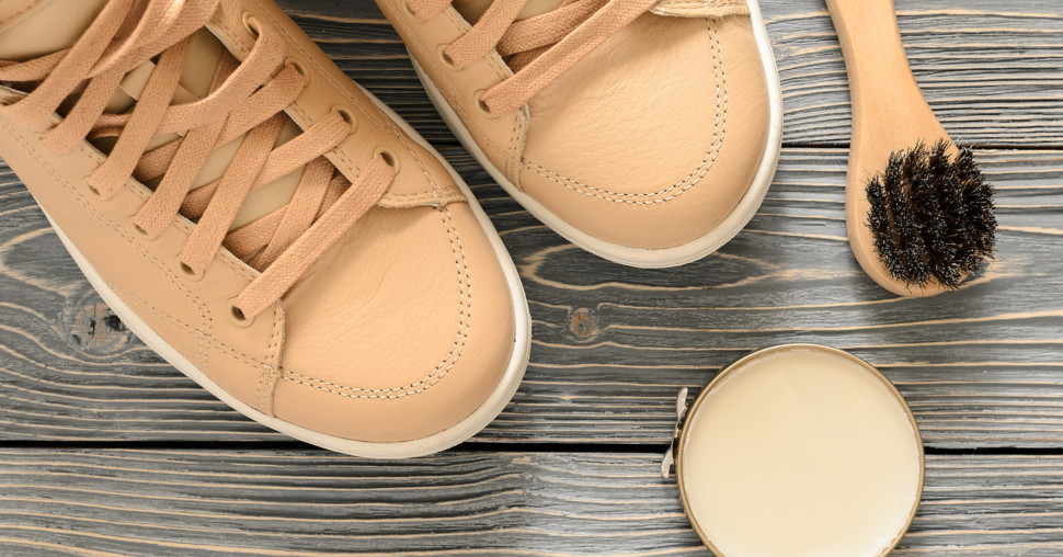 Kako najefikasnije ukloniti fleke od snega, soli i blata sa cipela?