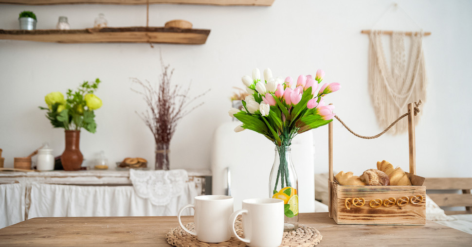 Kako da cveće u vazi traje duže? Praktični saveti