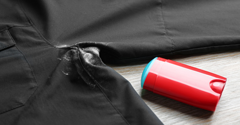 Kako na najlakši način ukloniti fleke od dezodoransa?