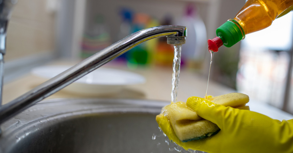 Šest stvari koje deterdžent za sudove čisti iznenađujuće dobro