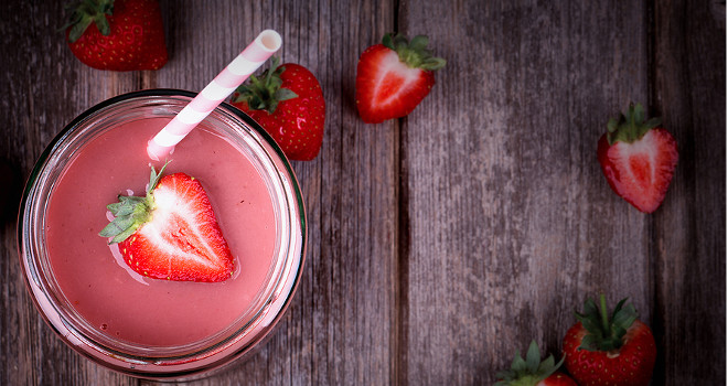 Smoothie sa jagodama i avokadom
