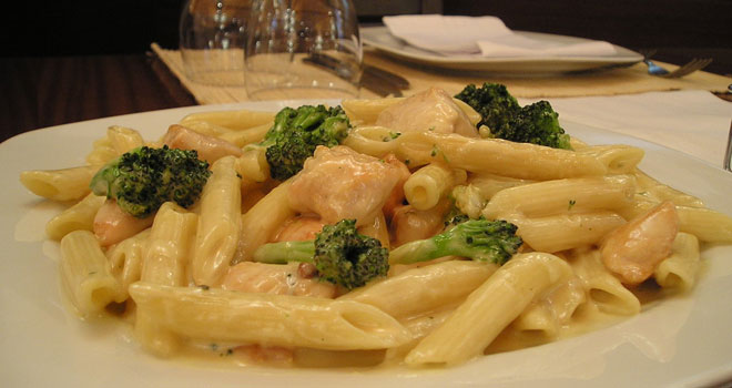 Pene sa brokolijem i parmezanom
