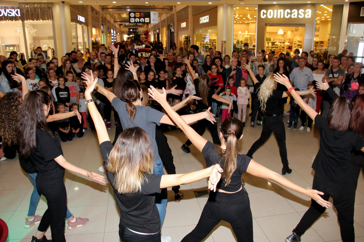 Shopping Night u Delta City-ju okupio ljubitelje kupovine i zabave