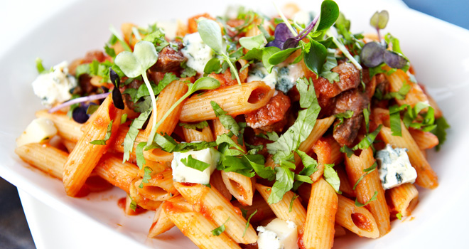 Pasta sa paradajzom, rikota sirom i rukolom