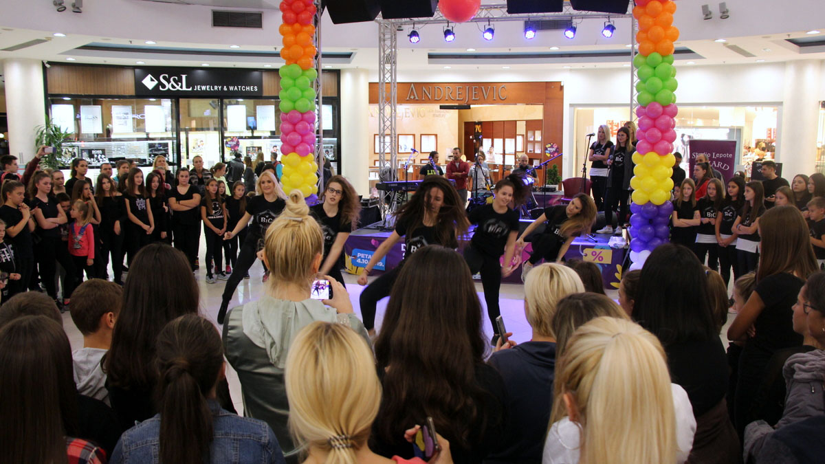 Shopping Night u Delta City-ju okupio ljubitelje kupovine i zabave