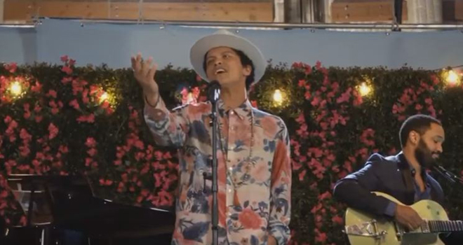 Bruno Mars pevao u popularnoj seriji