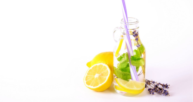 Osvežavajuća limunada sa lavandom