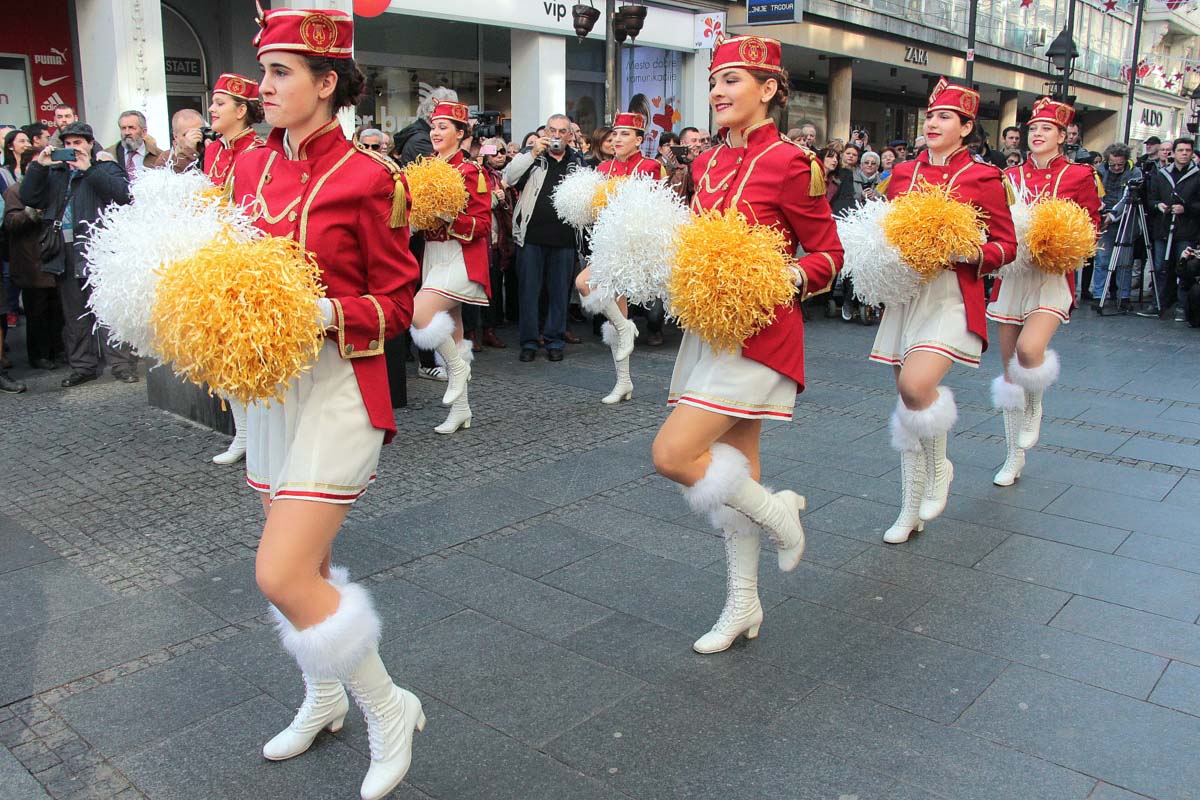 Mažoretkinje prodefilovale u čast Praznika mimoze