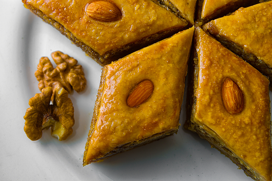 Tradicionalna baklava sa orasima