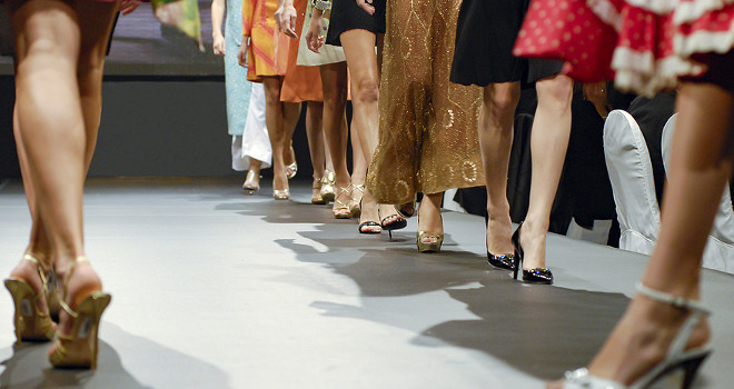 ČETIRI SNAŽNA AUTORSKA PEČATA I MLADI TALENTI NA PERWOLL FASHION WEEK-U