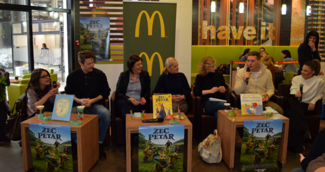 Zec Petar za porodični odlazak u bioskop