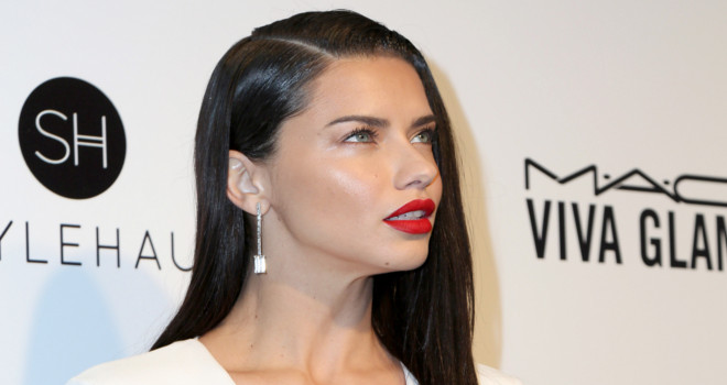 Adrijana Lima na crvenom tepihu u Veneciji: Svaka žena treba da ima ovakvu haljinu