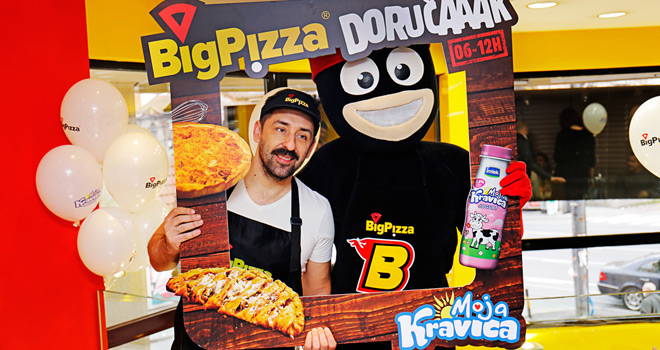 Ognjen Amidžić uživao u novom BigPizza i Moja Kravica Doručku