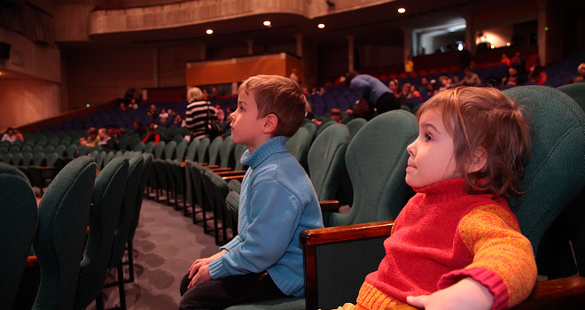April u TEATRU ZMAJ: 16 besplatnih predstava za decu!