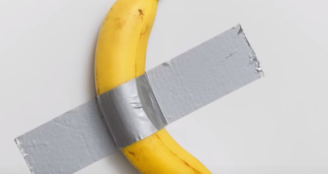 Banana zalepljena trakom za zid prodata za 6,2 miliona dolara!