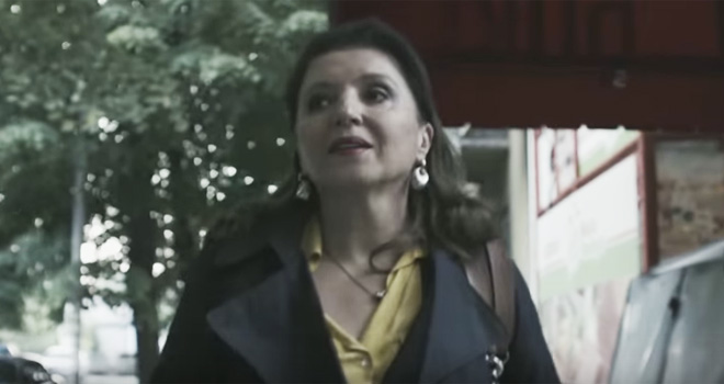 Mira Karanović u spotu Lollobrigida-e