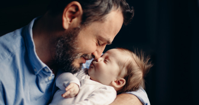 Previjalica za bebe i u muškom toaletu