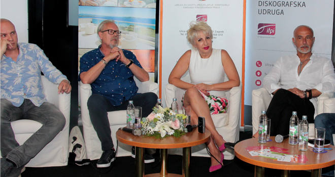 Naxi radio na panelu o domaćoj muzici
