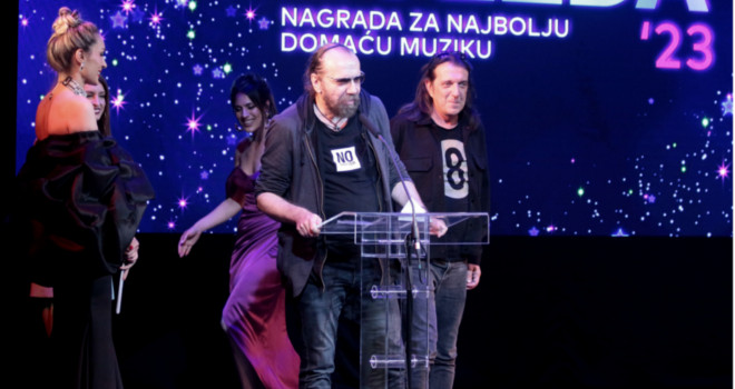 Neverne bebe: Hodaj je album godine!