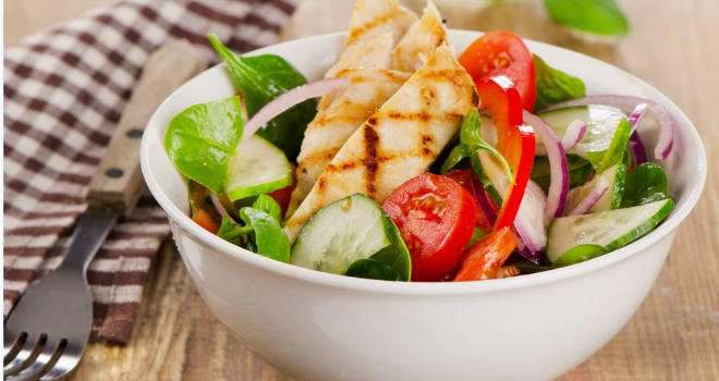 Salata od testenine i oslića