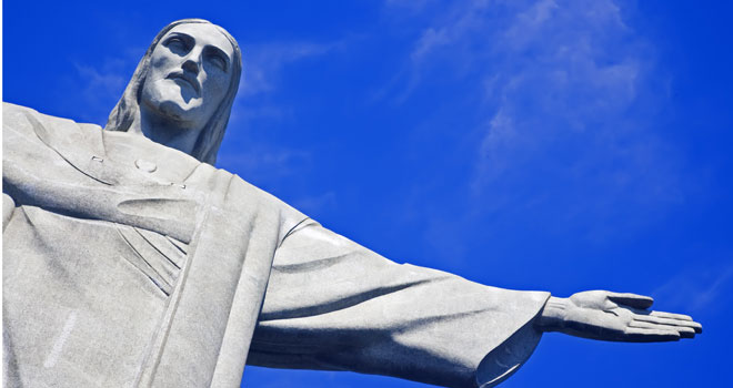Statua Hrista Spasitelja u lekarskoj uniformi