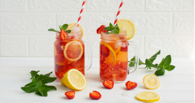 Limunada sa jagodama, limetom i nanom