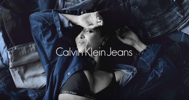 Ekscentrična Twigs zvezda Calvin Klein kampanje