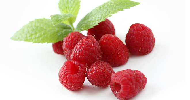Izuzetne MOĆI maline: Iskoritite sezonu i blagodeti ove voćke!