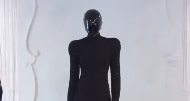 Neobična moda: BALENCIAGINA MERCEDES-AMG VIZIR MASKA