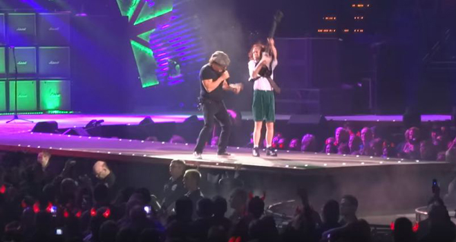 AC/DC: Brajan Džonson uputio izvinjenje fanovima