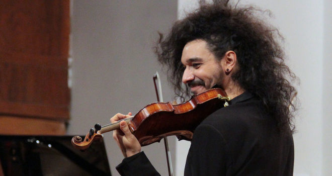 Nemanja Radulović promoviše album Roots na koncertnoj turneji u Srbiji