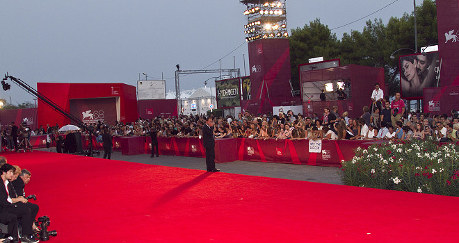 Dva najlepša modna izdanja sa Filmskog festivala u Veneciji
