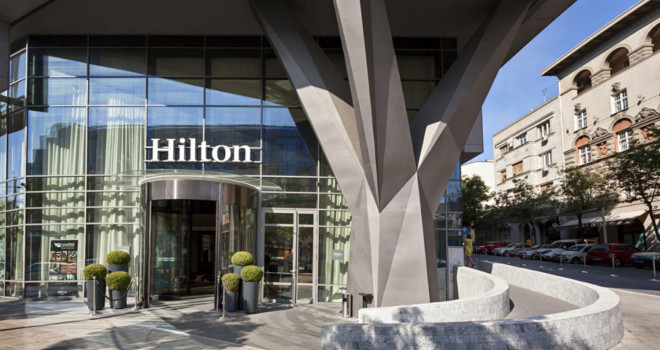Nedeljni branč u Hilton-u