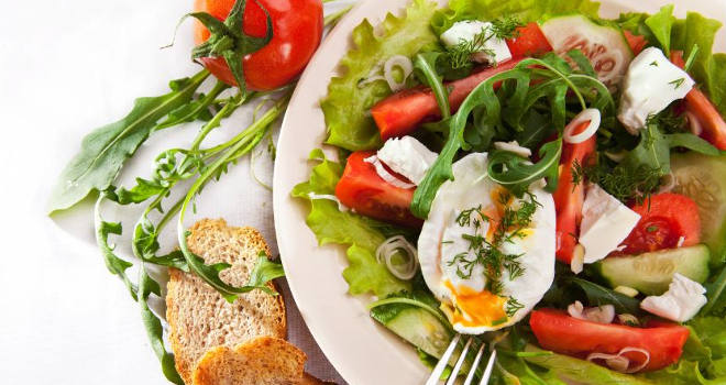 Prolećna salata sa jajima