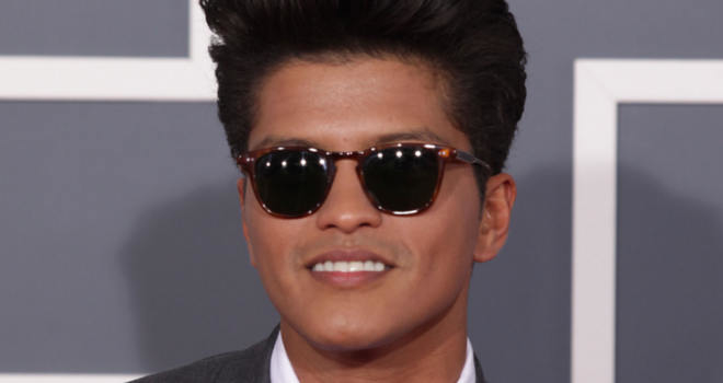 Bruno Mars nastupa na dodeli MTV EMA